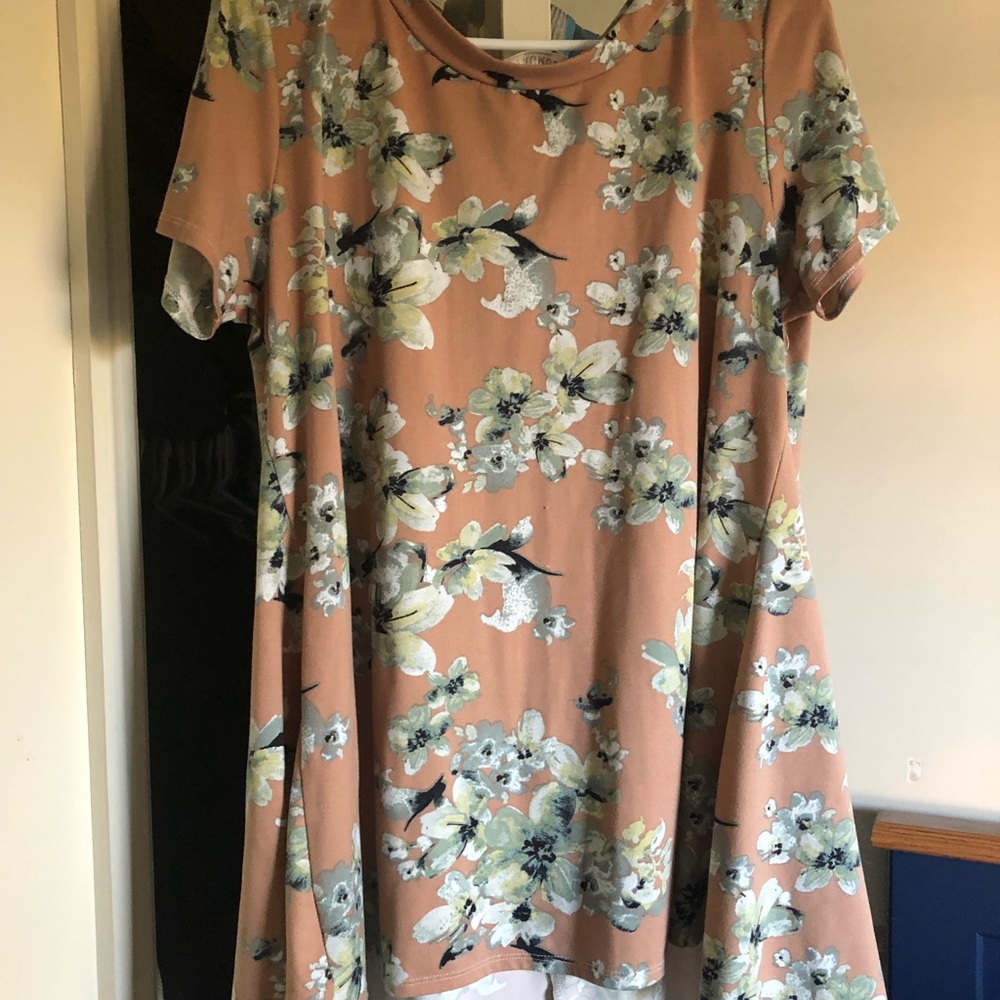 Women’s XL shirt